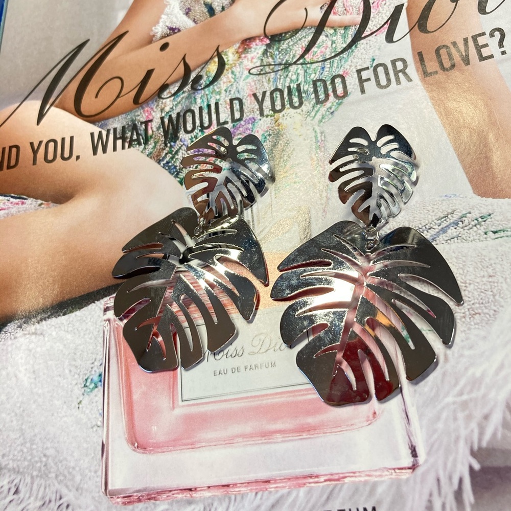 Silver Tone Leaves Earrings - Picture 4 of 4